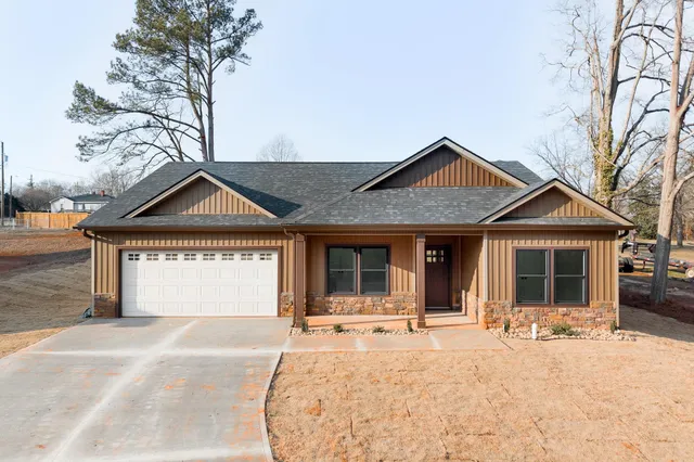$314,900 | 512 East Hayne Street, Woodruff, SC 29388