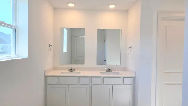 $357,990 | 4747 Airlake Drive, Woodbury, MN 55129