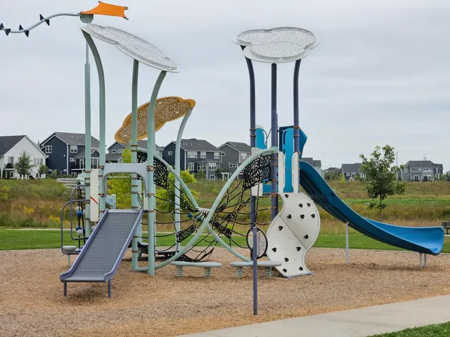 $357,990 | 4747 Airlake Drive, Woodbury, MN 55129