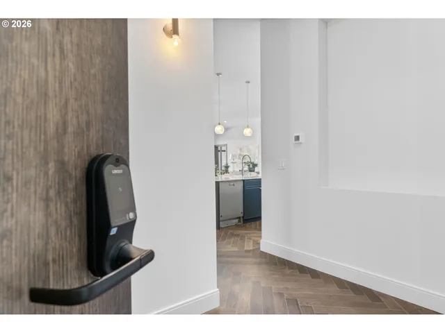 $2,299,999 | 21 D Avenue, Unit 3, Lake Oswego, OR 97034