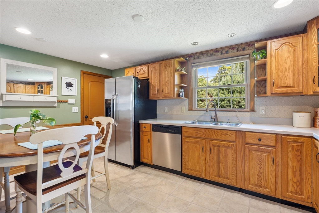 497 Dwight Road Springfield, MA 01108 - Photo 25 of 36