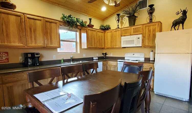 284 Main Street Eagar, AZ 85925 - Photo 4 of 11 284 KITCHEN