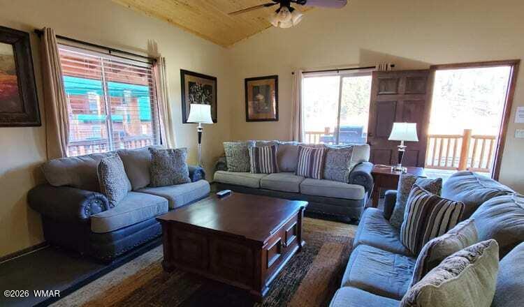 284 Main Street Eagar, AZ 85925 - Photo 6 of 11 284 LIVING 2