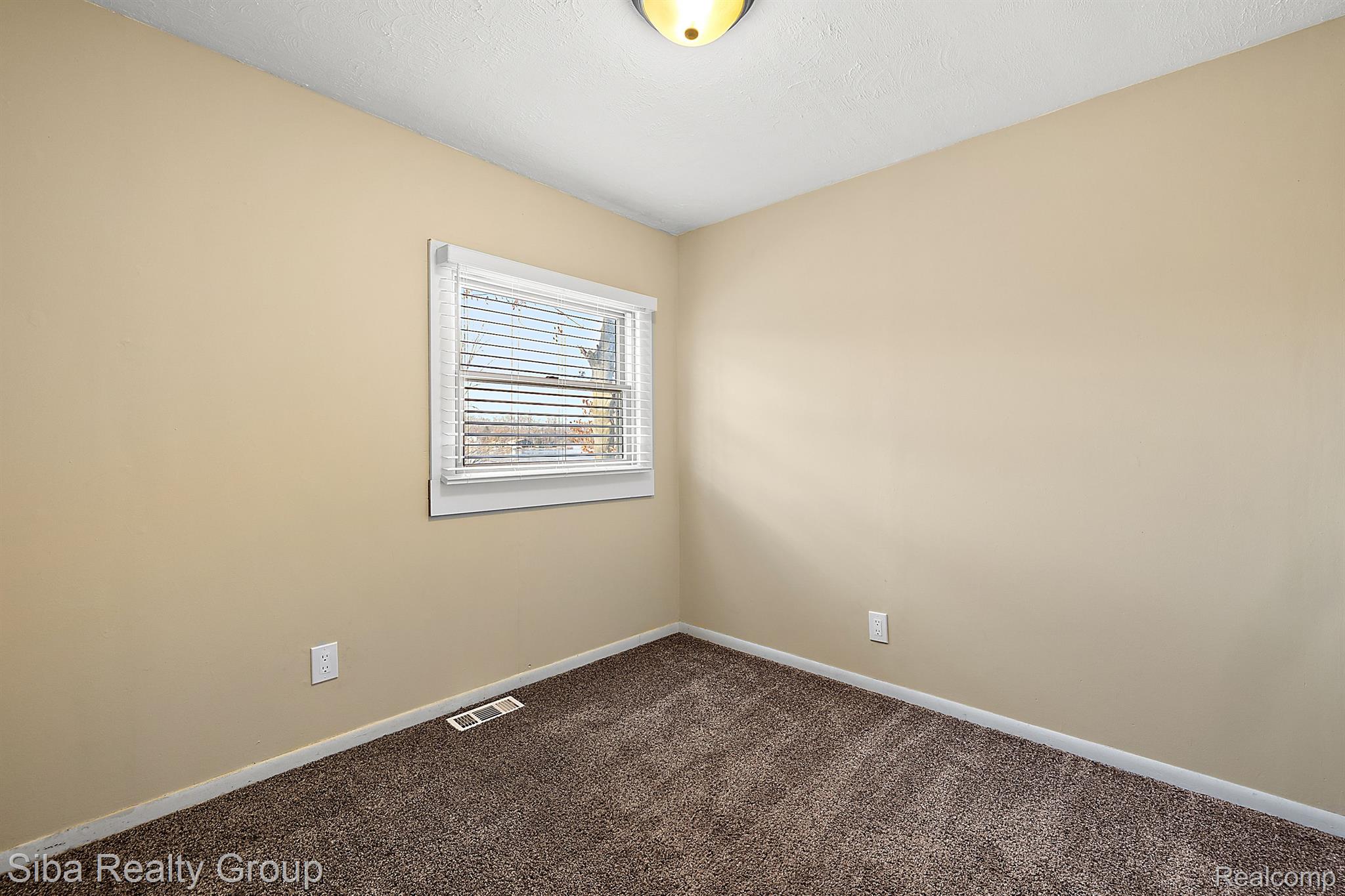 5271 Wayne Road White Lake, MI 48383 - Photo 38 of 41 Gallery Image 38