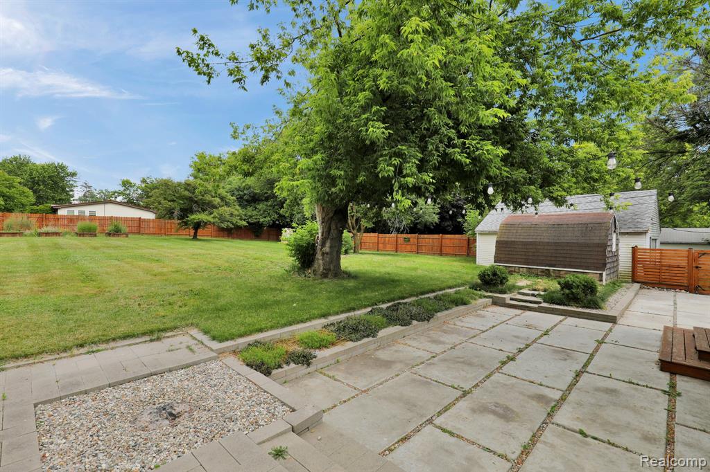 2245 Lodge Road Flint, MI 48532 - Photo 9 of 28