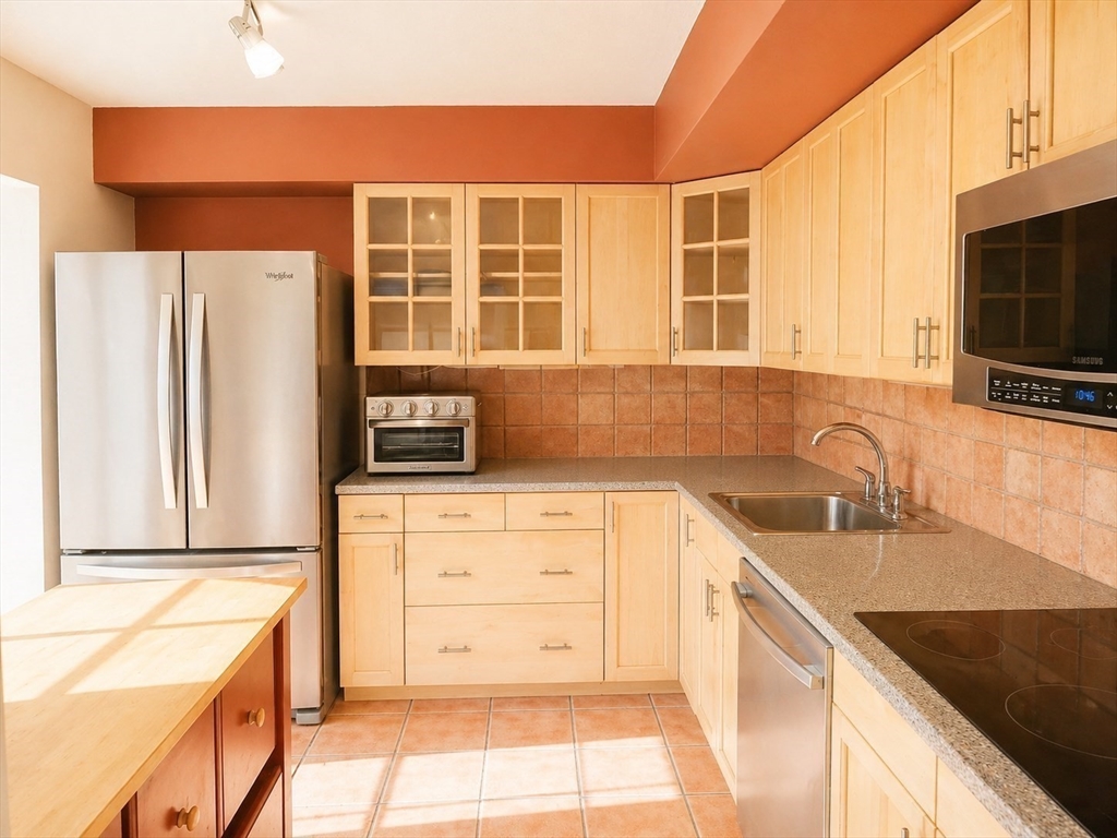 405 Langley Road, Unit 2A Newton, MA 02459 - Photo 6 of 16