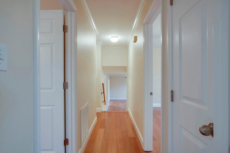 308 Highfield Road Knoxville, TN 37923 - Photo 22 of 38 22_HighfieldRoad_308_Hall01