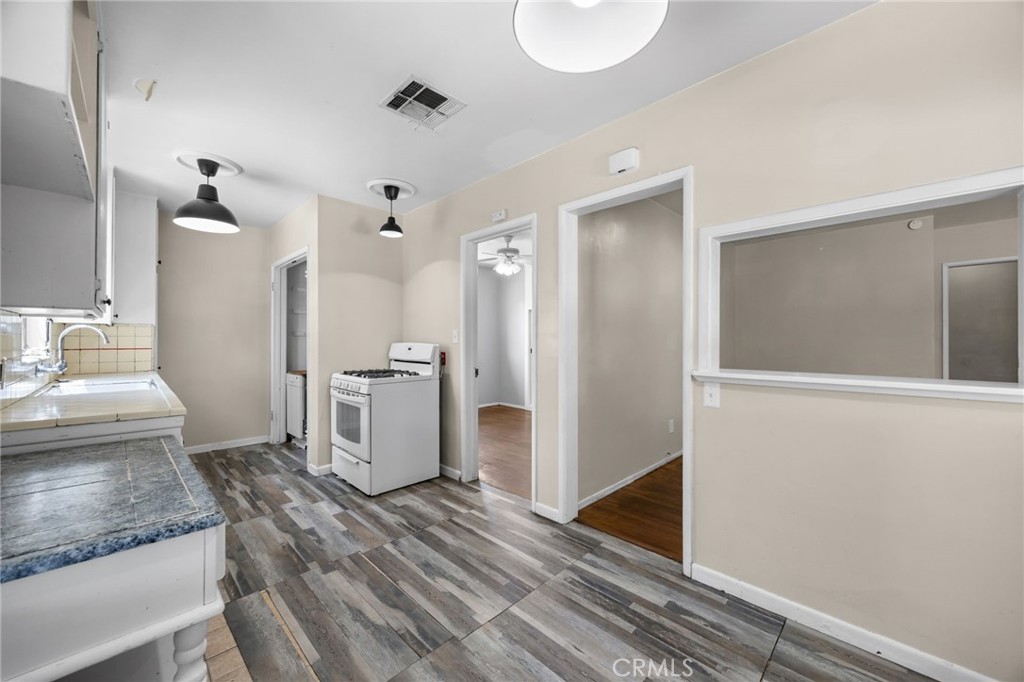 380 South Devon Road Orange, CA 92868 - Photo 10 of 27