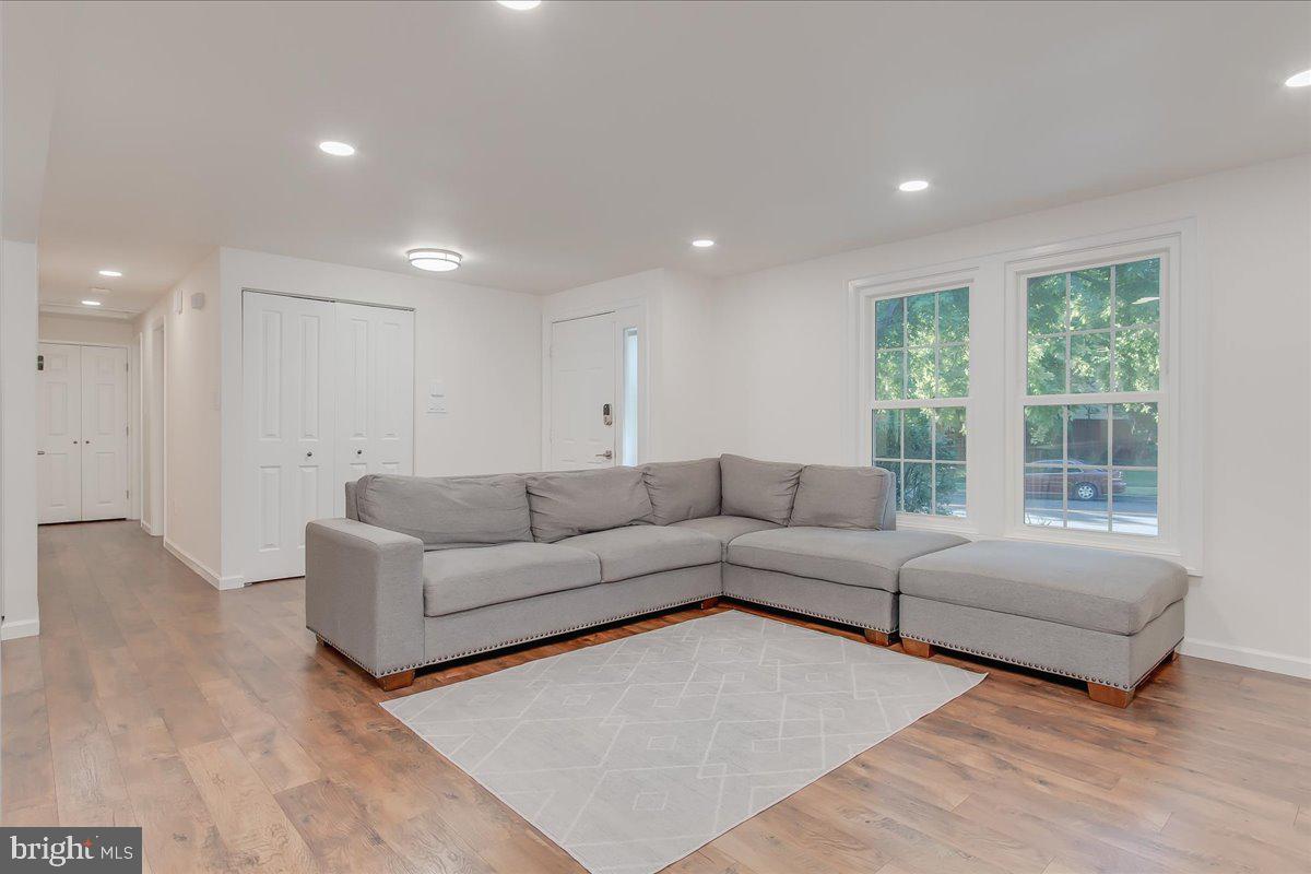 1201 Schaffer Drive Frederick, MD 21702 - Photo 11 of 46 Living/Family Room