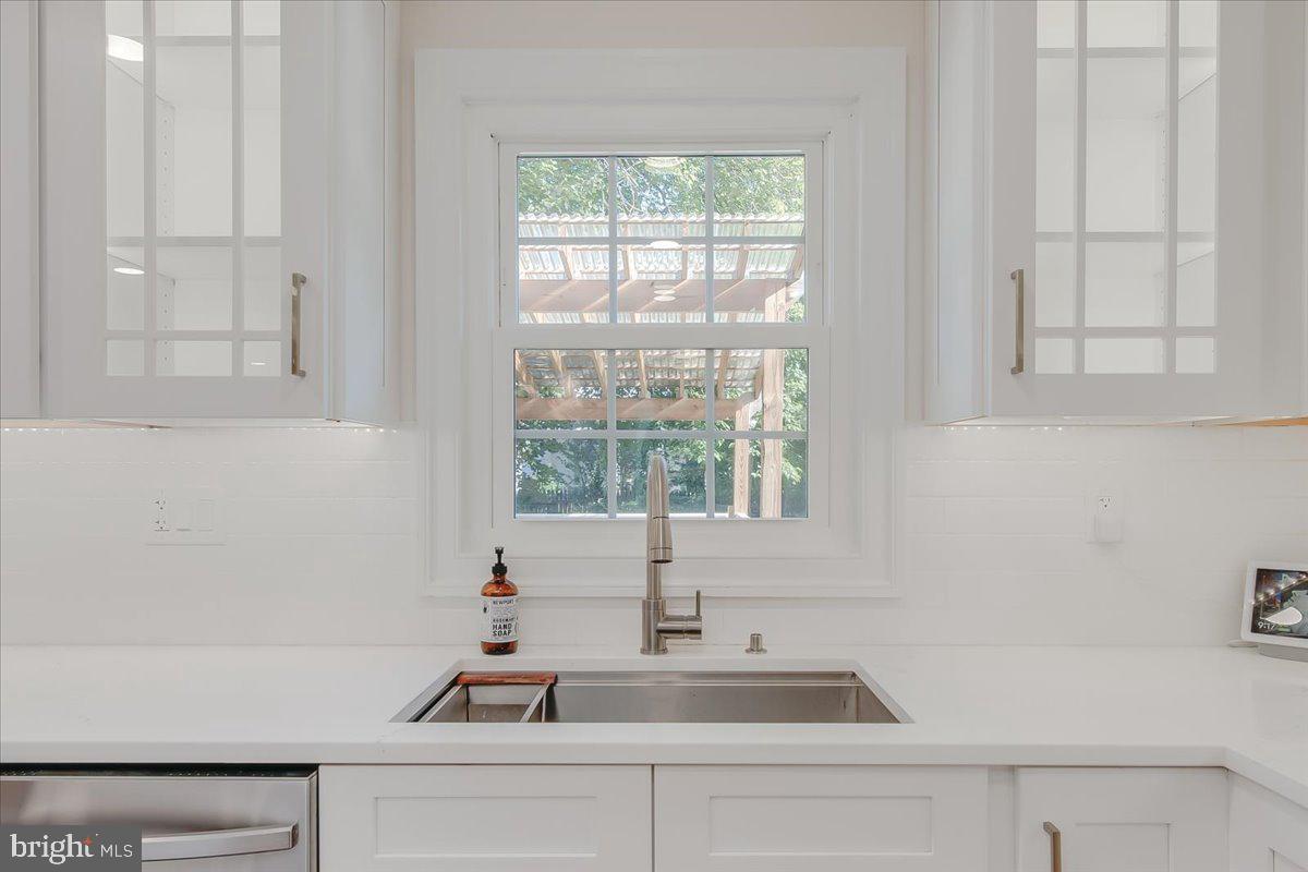 1201 Schaffer Drive Frederick, MD 21702 - Photo 19 of 46 Kitchen into rear yard