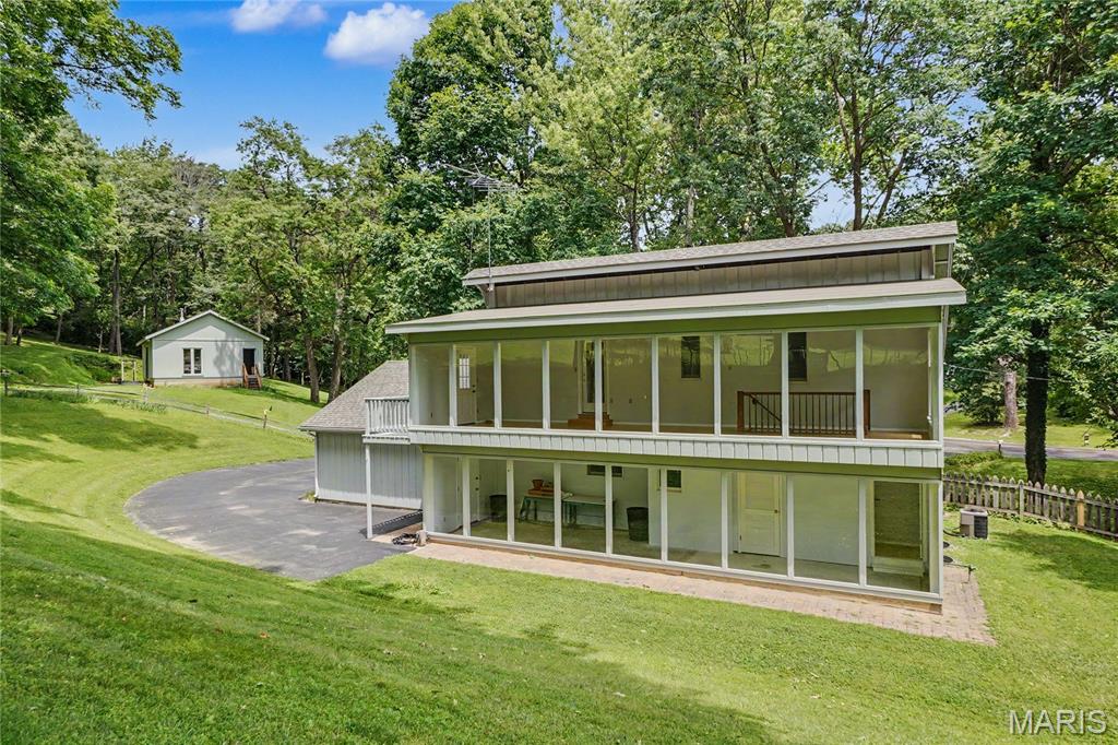 4120 Charbonier Road Florissant, MO 63031 - Photo 32 of 53