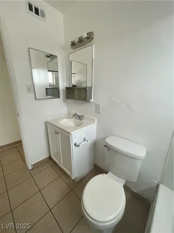 $850 | 537 Calcaterra Circle, Unit C, Las Vegas, NV 89119