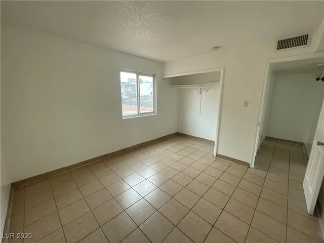 $850 | 537 Calcaterra Circle, Unit C, Las Vegas, NV 89119