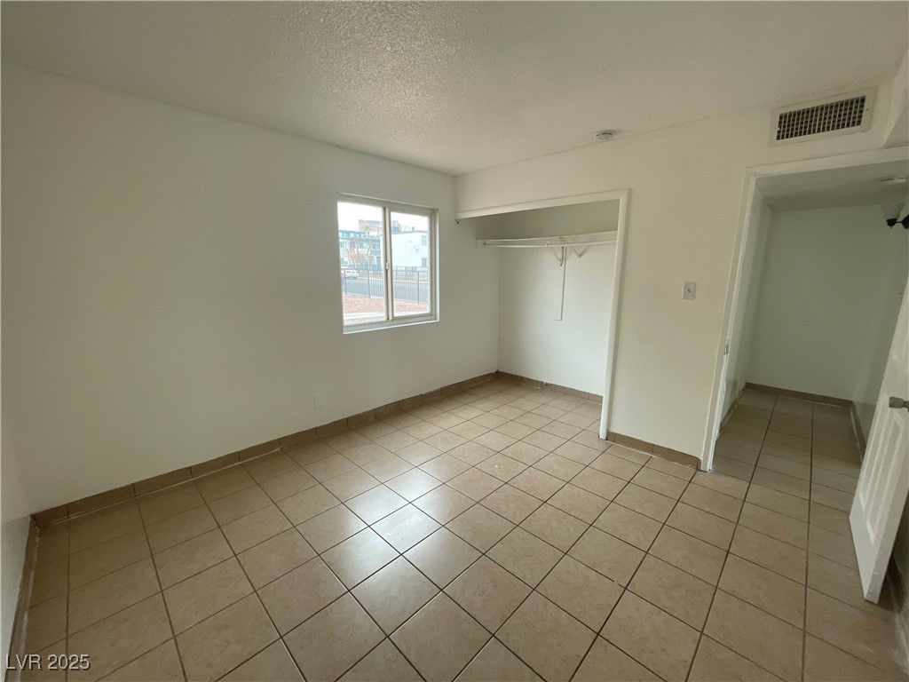 537 Calcaterra Circle, Unit C Las Vegas, NV 89119 - Photo 8 of 20