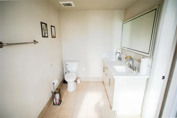 $475,000 | 1598 Long Beach, Unit 201, Long Beach, CA 90813