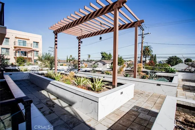$450,000 | 1598 Long Beach, Unit 201, Long Beach, CA 90813
