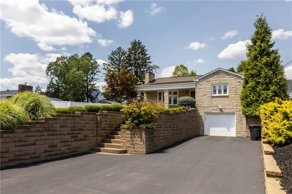 208 East Harbison Road Pittsburgh, PA 15205 - Photo 2 of 30 Gallery Image 2