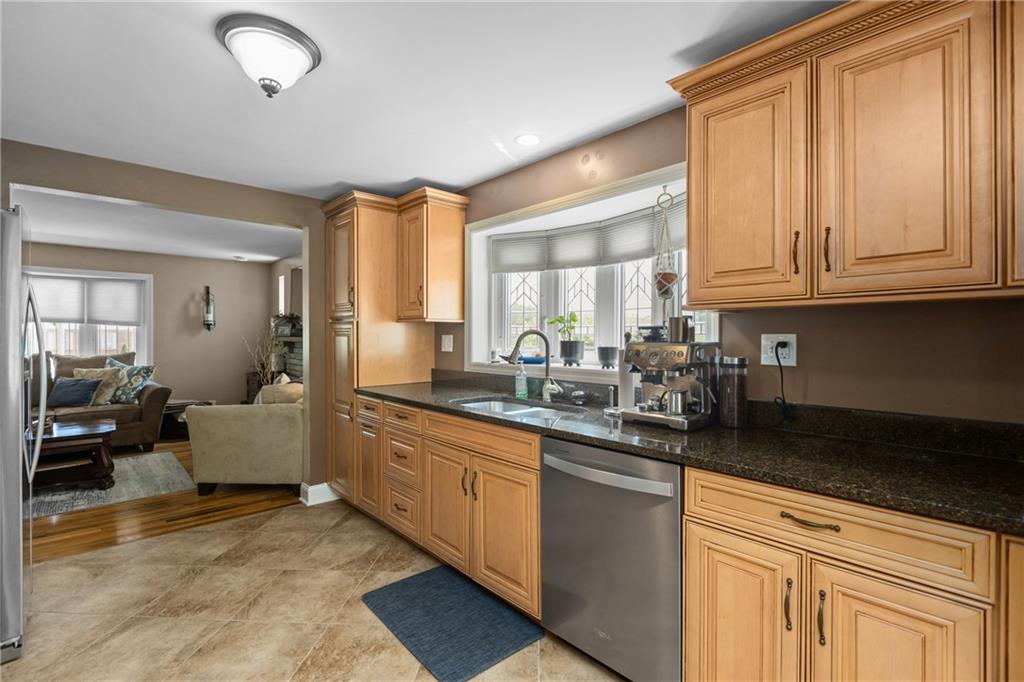 208 East Harbison Road Pittsburgh, PA 15205 - Photo 9 of 30 Gallery Image 9