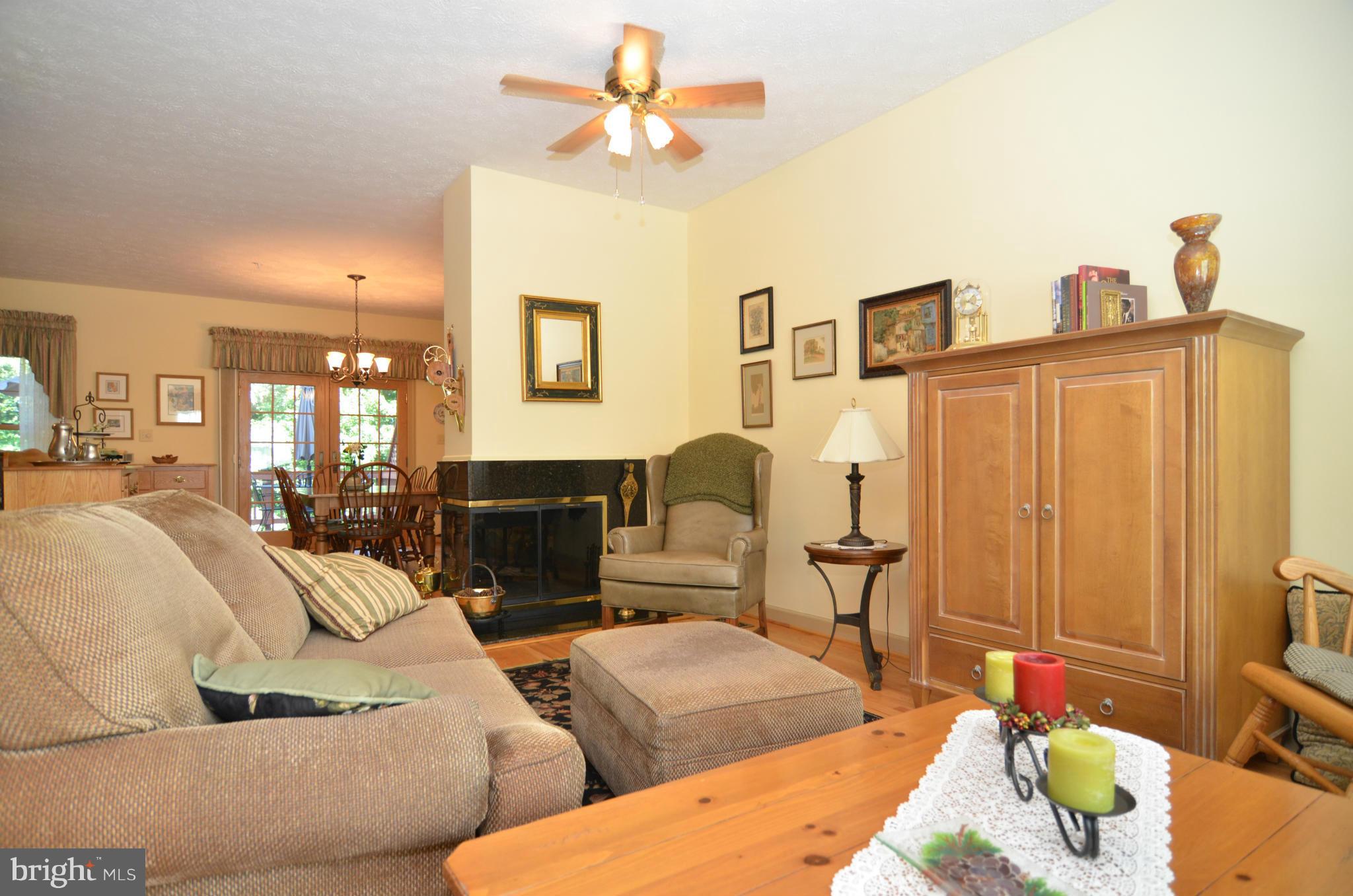 1316 Breckenridge Circle Riva, MD 21140 - Photo 6 of 30 Living Room