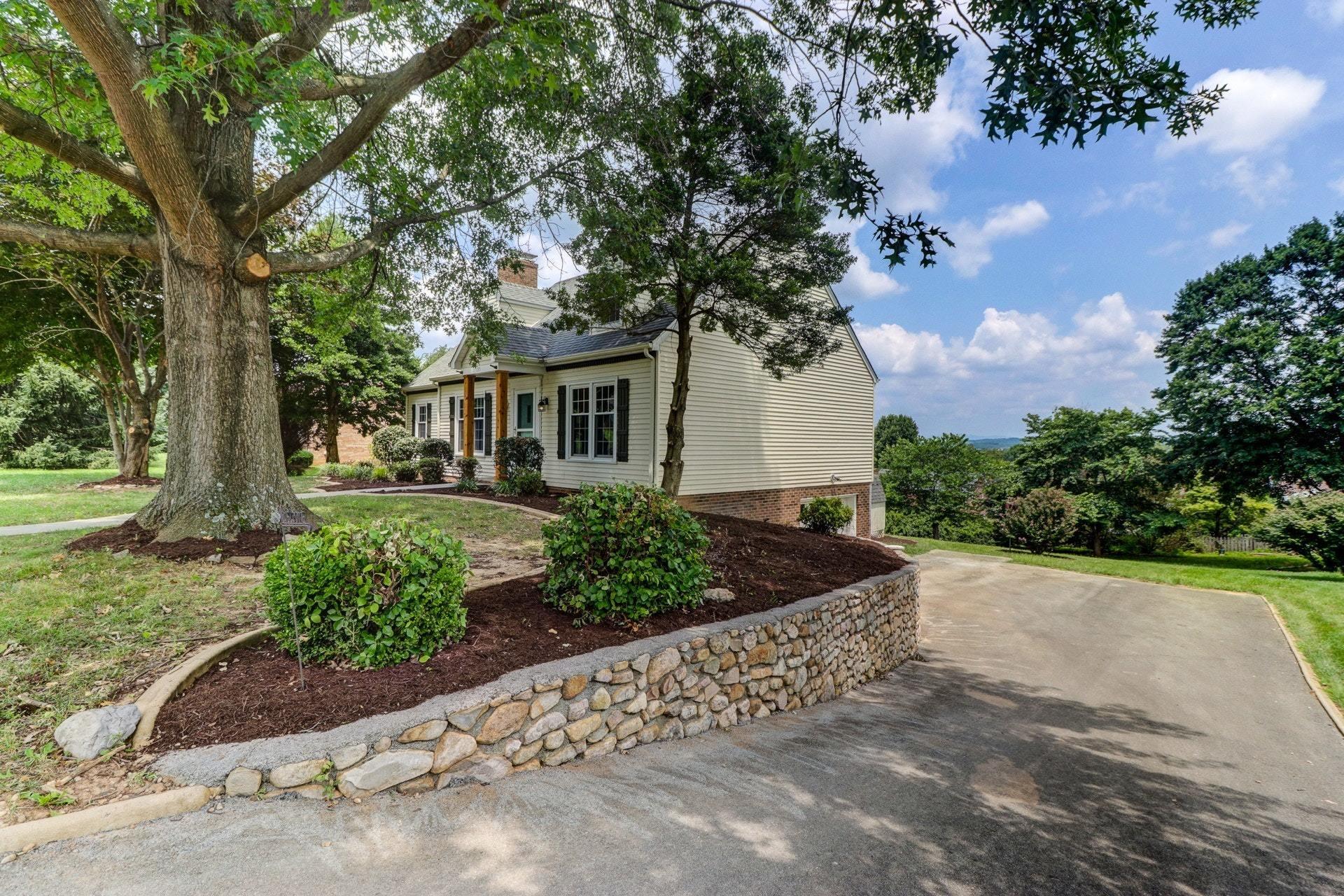 155 Winesap Road Roanoke, VA 24019 - Photo 39 of 46 039-281278-IMG_2717_18_19_20_21_6675562