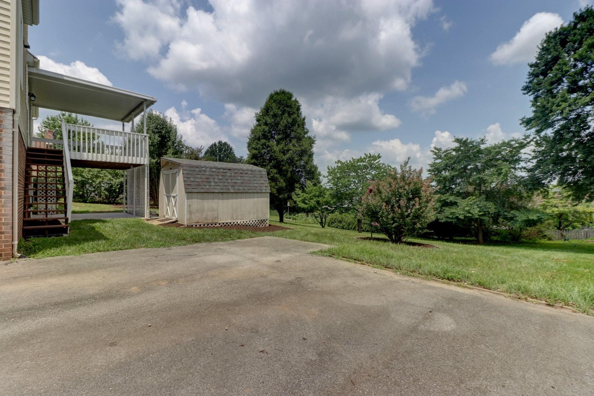 155 Winesap Road Roanoke, VA 24019 - Photo 40 of 46 040-281278-IMG_2722_3_4_5_6_6675563