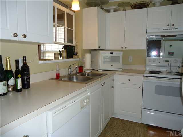 2440 Pumpkin Ridge Way Raleigh, NC 27604 - Photo 4 of 21 Photo 4