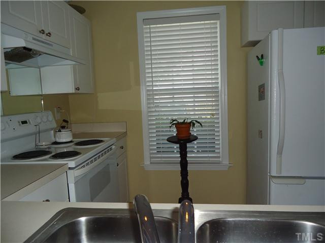 2440 Pumpkin Ridge Way Raleigh, NC 27604 - Photo 6 of 21 Photo 6