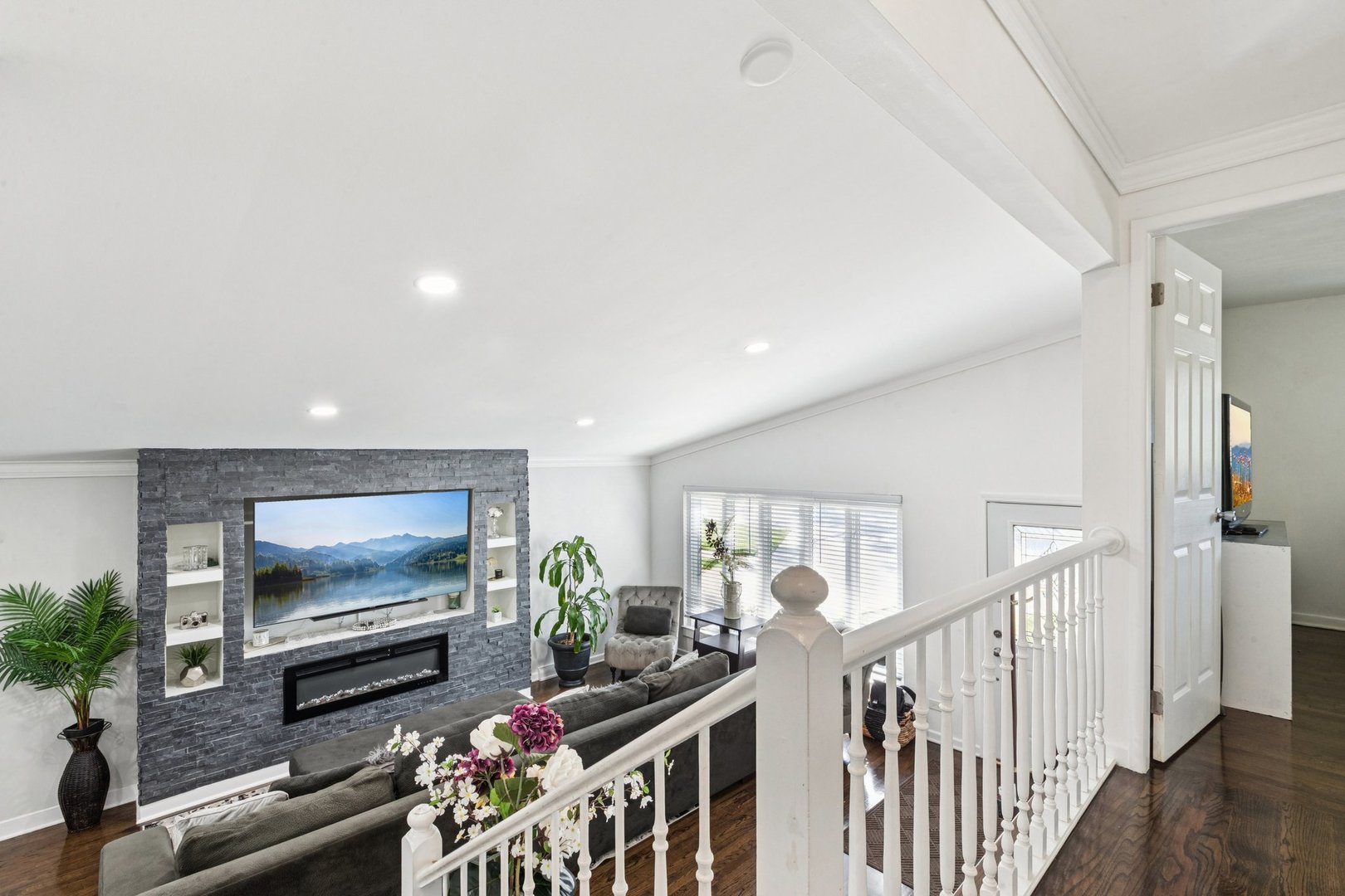 122 West Helen Road Palatine, IL 60067 - Photo 13 of 58