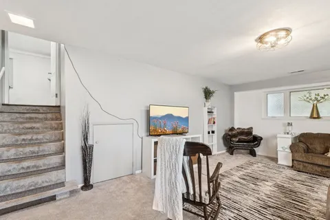 $429,900 | 122 West Helen Road, Palatine, IL 60067