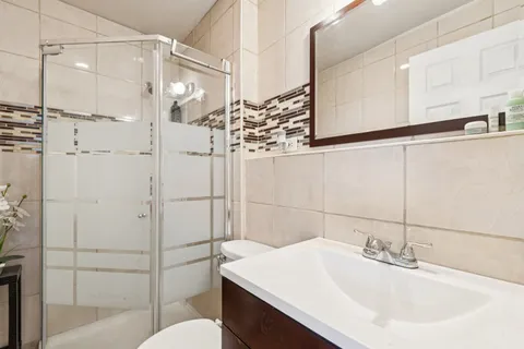 $429,900 | 122 West Helen Road, Palatine, IL 60067