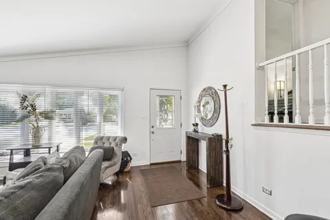 $429,900 | 122 West Helen Road, Palatine, IL 60067