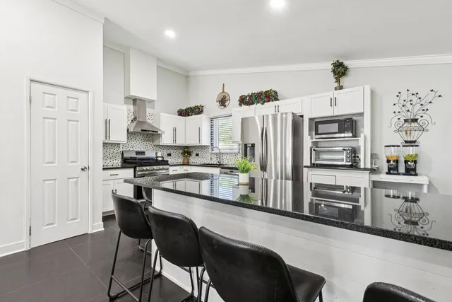 $429,900 | 122 West Helen Road, Palatine, IL 60067