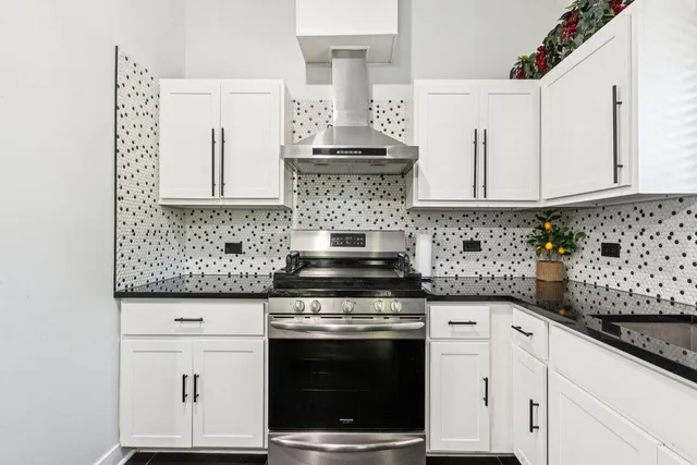 $429,900 | 122 West Helen Road, Palatine, IL 60067