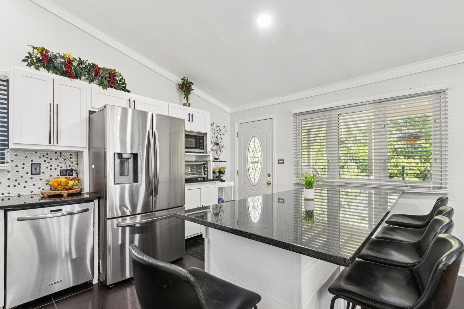 122 West Helen Road Palatine, IL 60067 - Photo 10 of 58