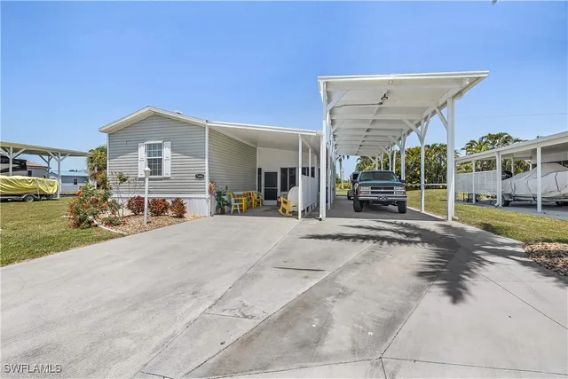 a view of a house with a entertaining space