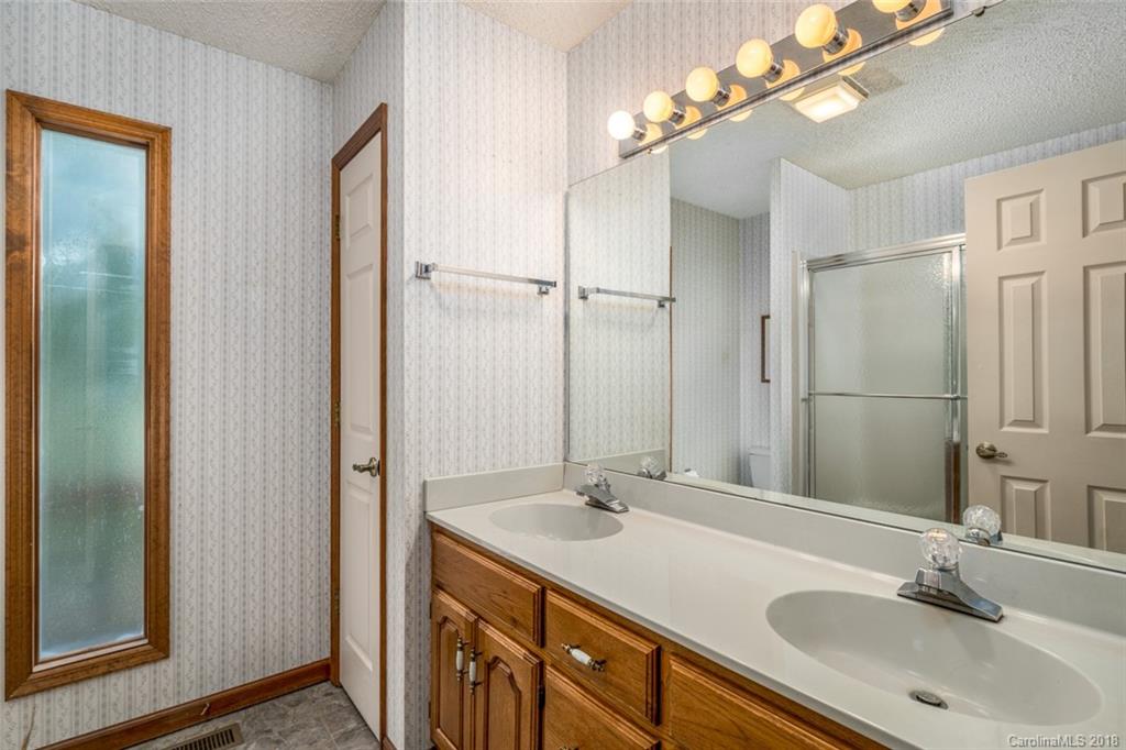 411 Oak Ridge Drive, Unit 26 Clyde, NC 28721 - Photo 14 of 29