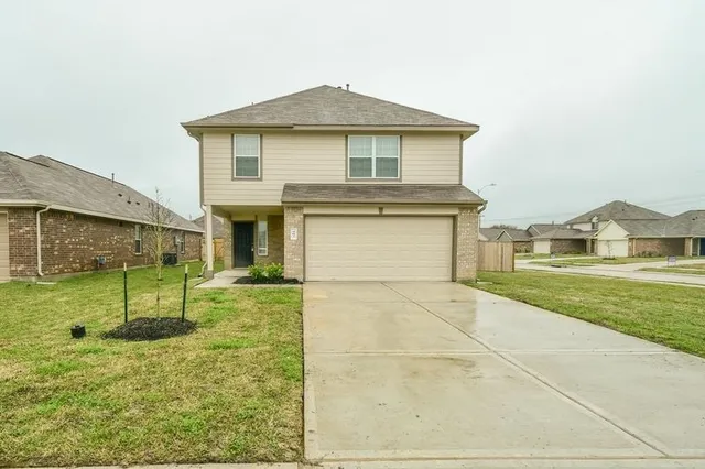 $1,900 | 902 Ember Wood Court, La Marque, TX 77568