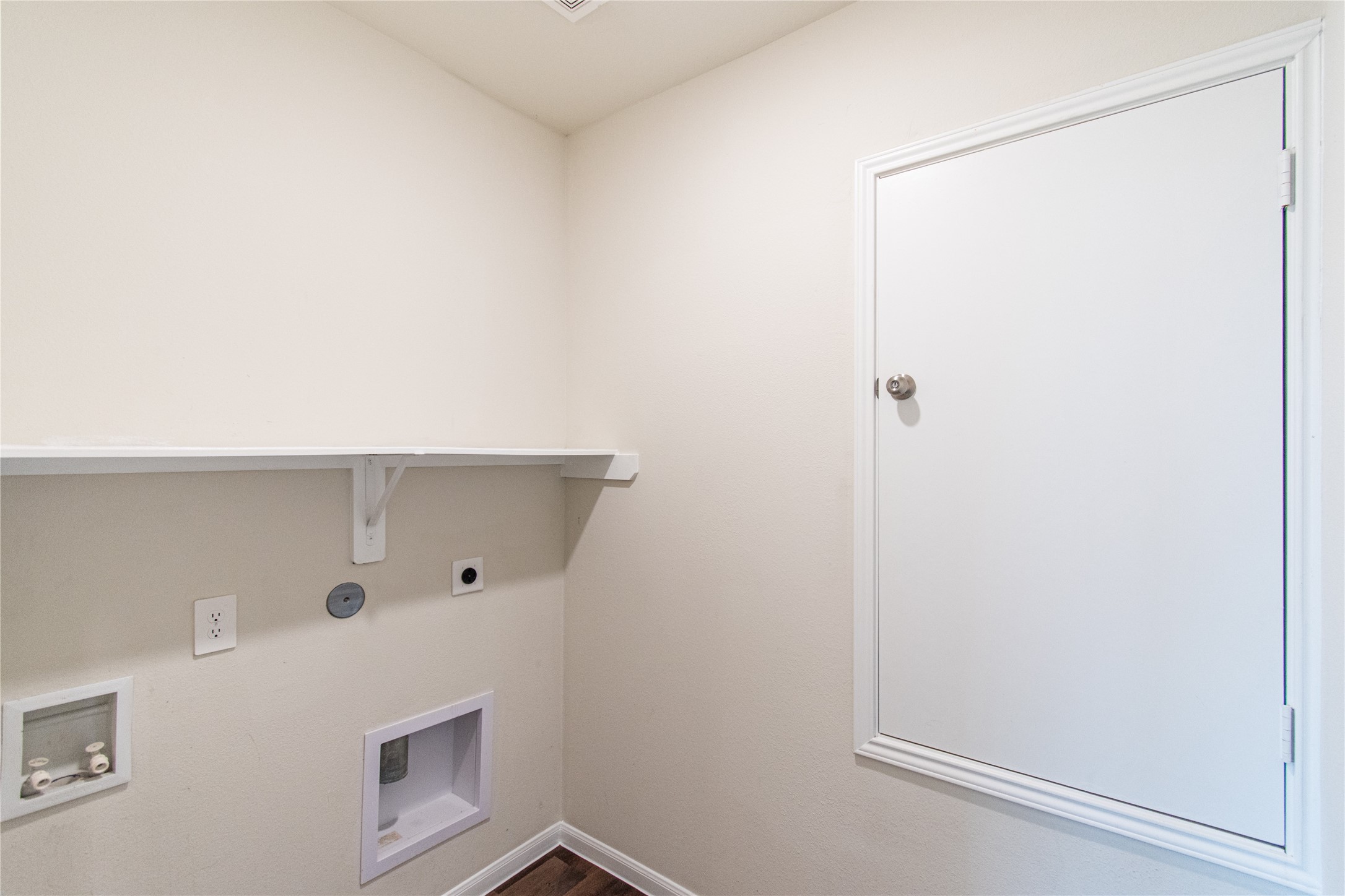 6938 Hobby Wind Ridge Drive Houston, TX 77075 - Photo 20 of 30 a view of an empty room