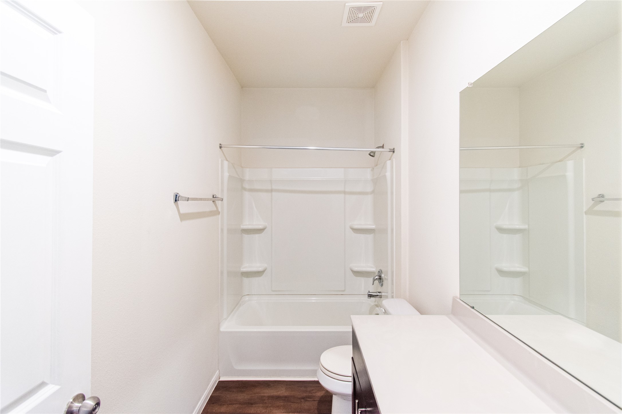 6938 Hobby Wind Ridge Drive Houston, TX 77075 - Photo 22 of 30 a bathroom with a sink and a bathtub