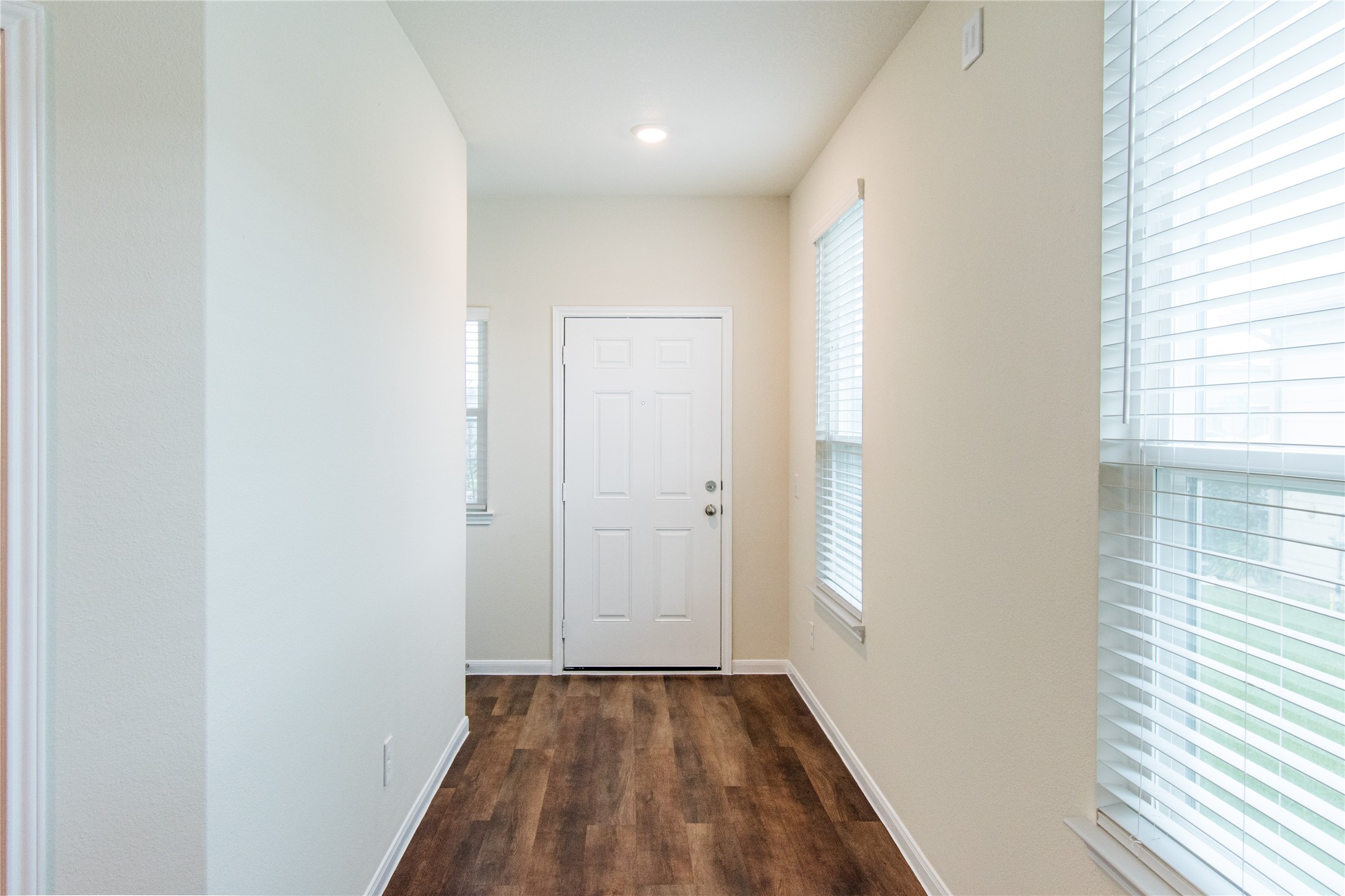 6938 Hobby Wind Ridge Drive Houston, TX 77075 - Photo 5 of 30 a view of a hallway