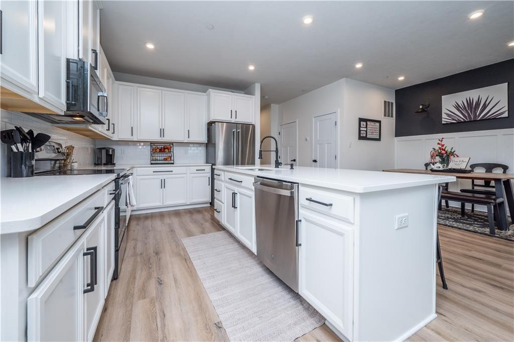 143 Providence Way Pittsburgh, PA 15234 - Photo 9 of 50