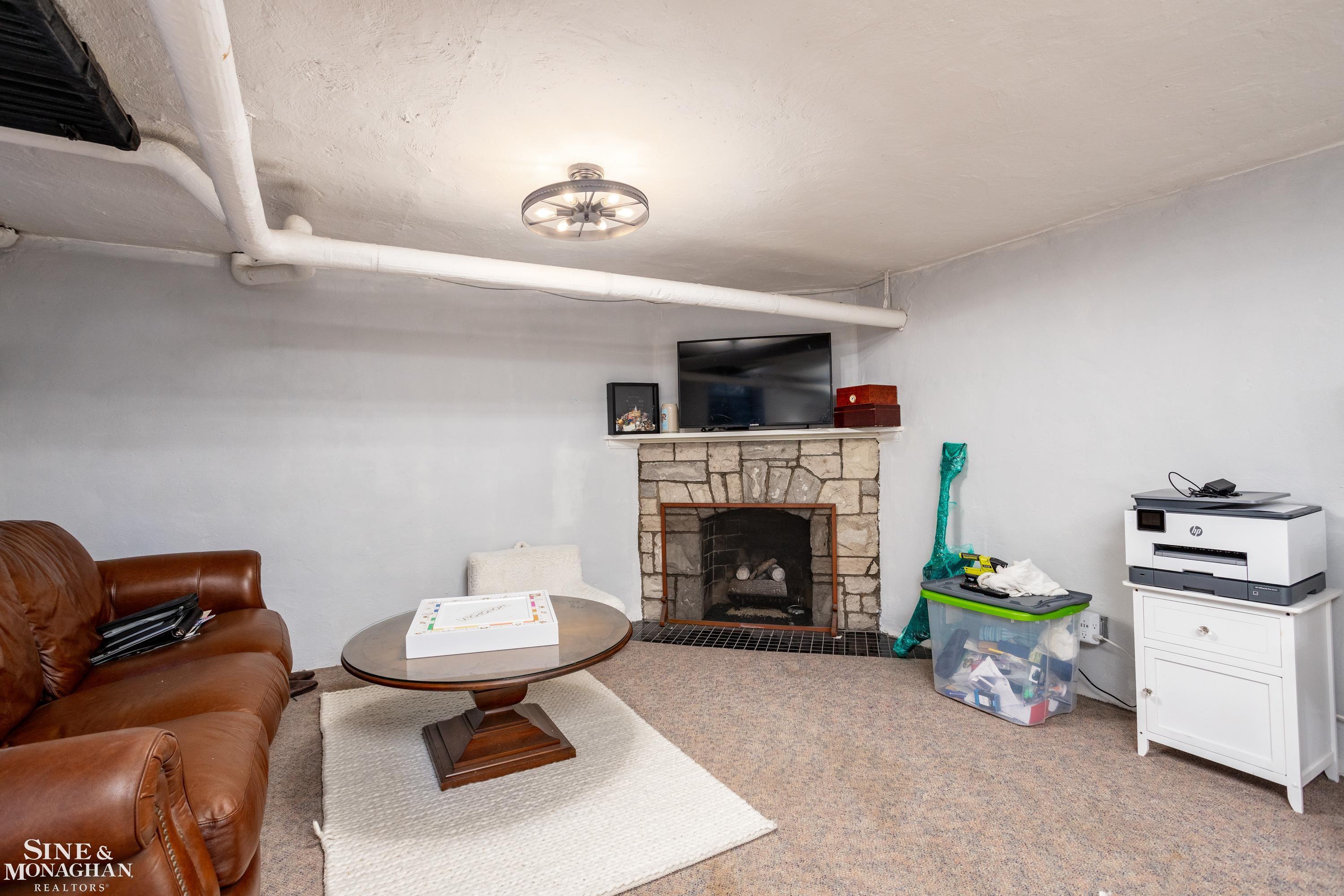 225 Merriweather Road Grosse Pointe, MI 48236 - Photo 40 of 55 50095320-39.JPG