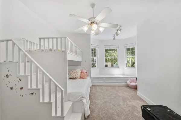 a view of entryway and bedroom