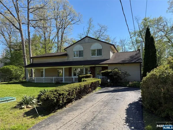 $499,000 | 23 Lavina Trail, Oak Ridge, NJ 07438