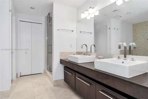 $2,448,000 | 17121 Collins Avenue, Unit 2906, Sunny Isles Beach, FL 33160