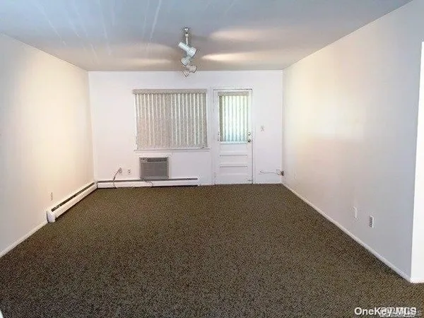 $2,500 | 2 Anchorage Lane, Unit 4B, Oyster Bay, NY 11771