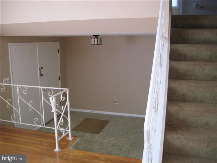 9766 Susan Road Philadelphia, PA 19115 - Photo 12 of 16