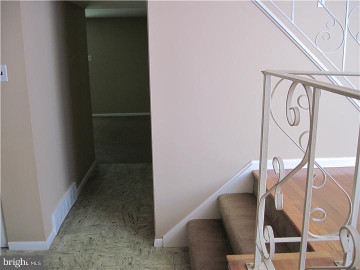 9766 Susan Road Philadelphia, PA 19115 - Photo 13 of 16
