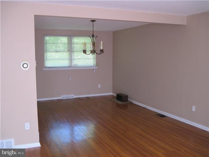 9766 Susan Road Philadelphia, PA 19115 - Photo 5 of 16 Dining Room