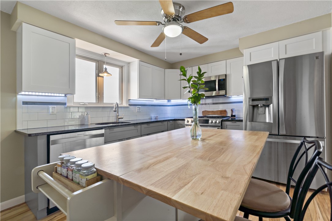 176 Rutland Street Cranston, RI 02920 - Photo 12 of 36 Gallery Image 12
